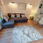 Daire Elegant And Two Bedrooms House