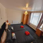 Elegant And Two Bedrooms House Bristol