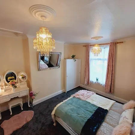 Elegant And Two Bedrooms House