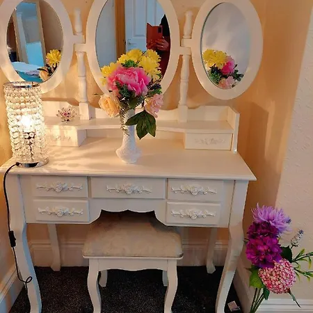 Elegant And Two Bedrooms House