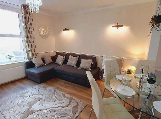 Apartman Elegant And Two Bedrooms House *