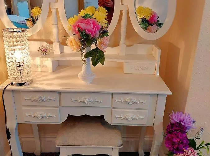 Elegant And Two Bedrooms House