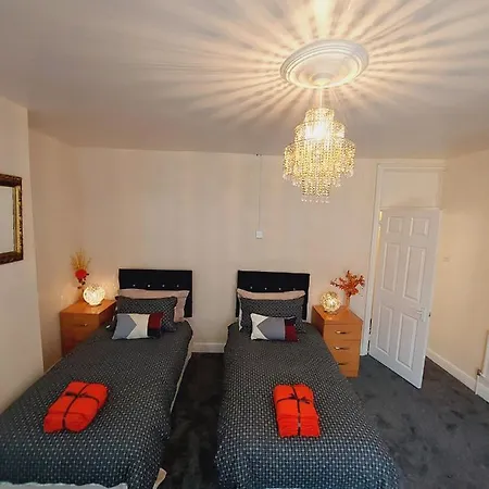 Elegant And Two Bedrooms House Daire