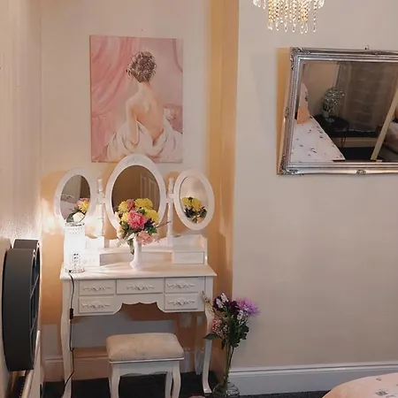 Elegant And Two Bedrooms House Apartmán *